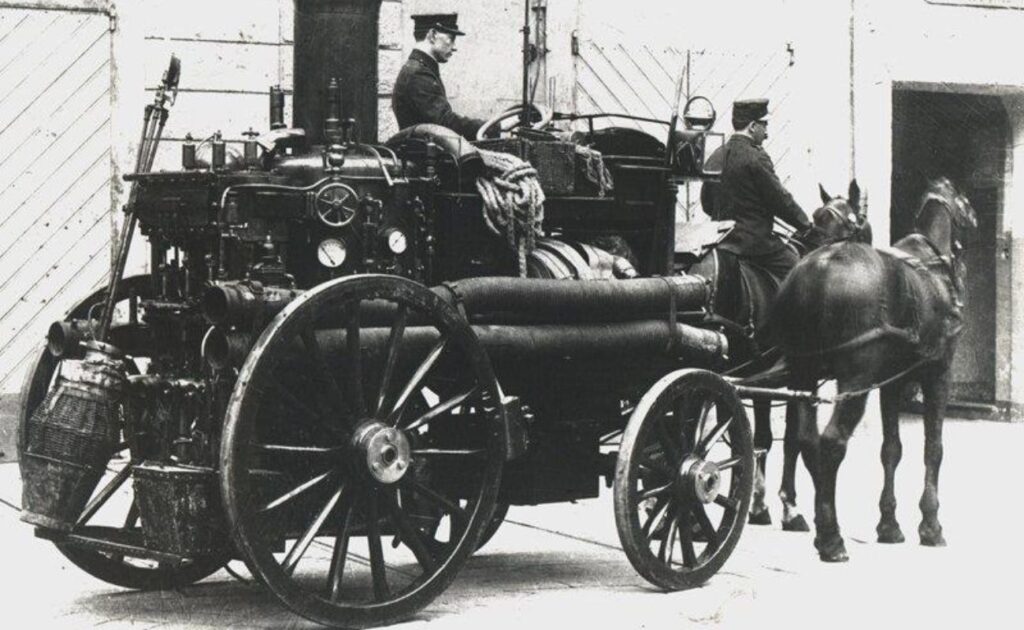 Ep. #1 – Lo scandalo dei pompieri di Milano (1909)