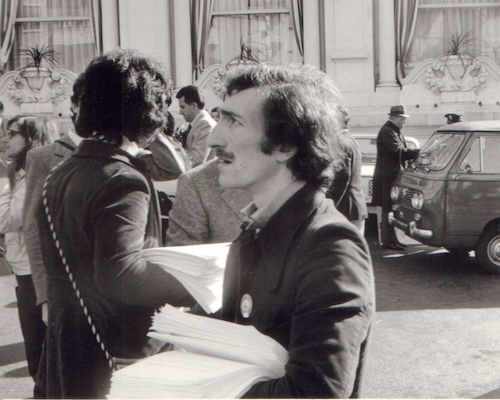 Enzo Francone alla manifestazione del FUORI! di Sanremo nel 1972